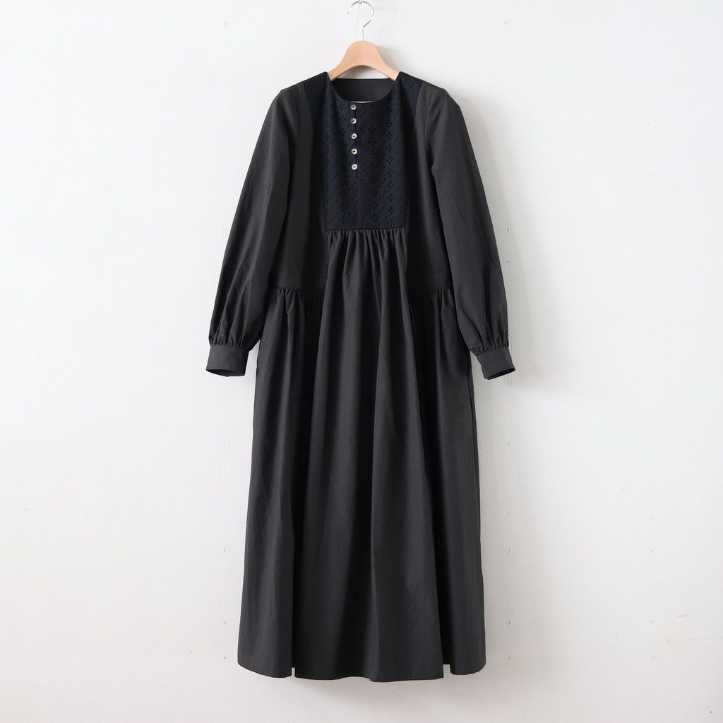 春霞むEMBROIDERY YOKE DRESS #スミクロ [TLF-220-op004-e] – DOKODO